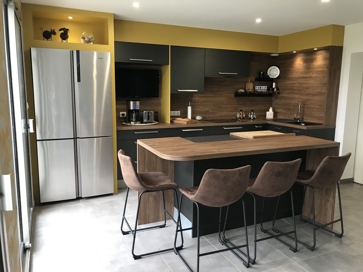 La cuisine équipée noire et bois de Corinne C