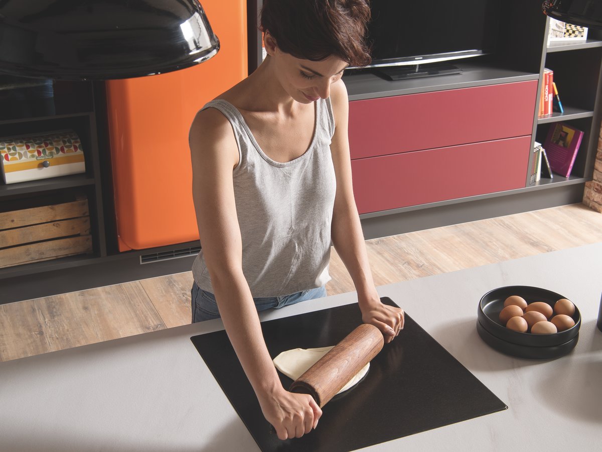 Planche intégrée dans le plan de travail