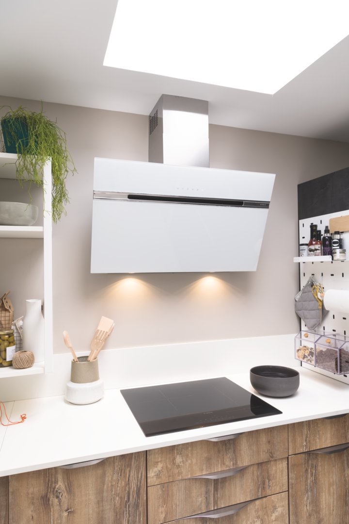 Hotte inclinée murale Elica – STRIPE LUX