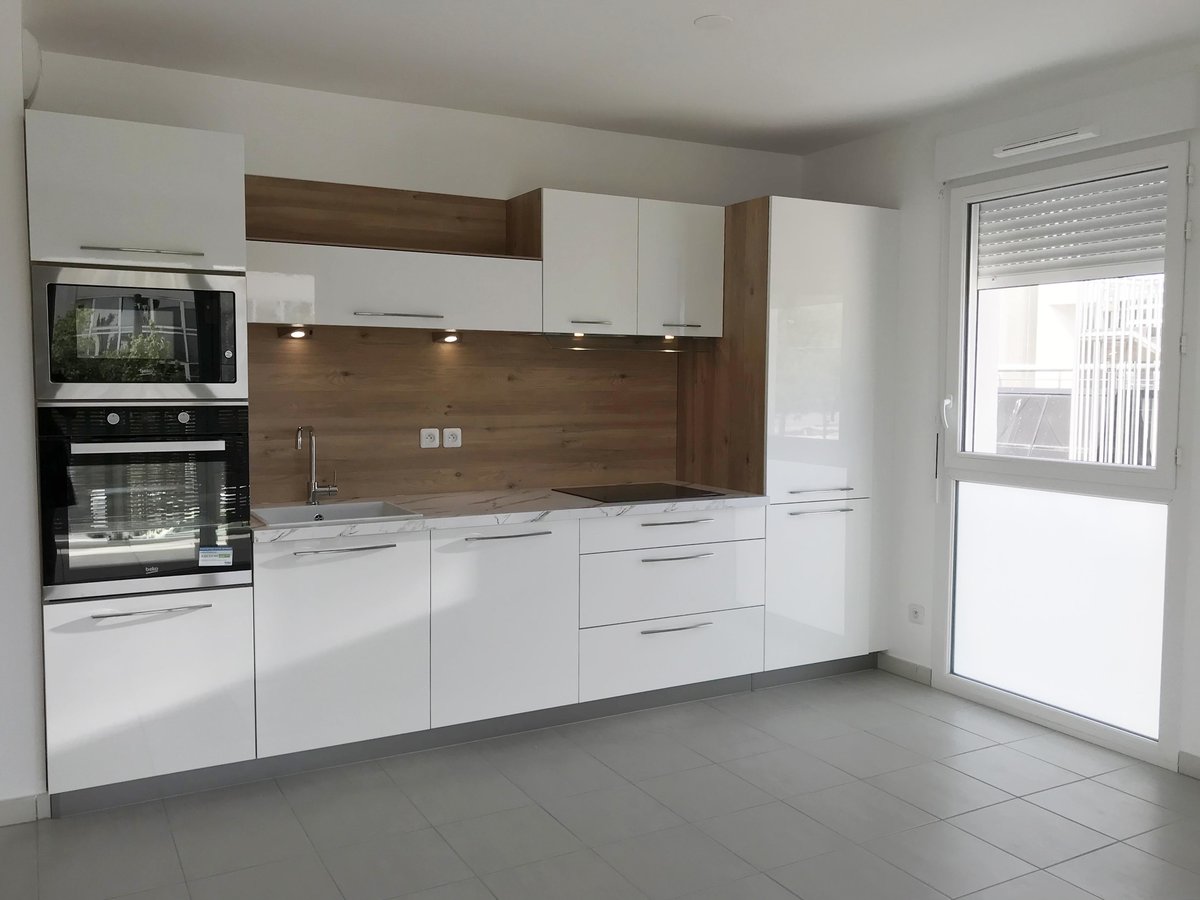 Cuisine équipée sur mesure Light Blanc Brillant