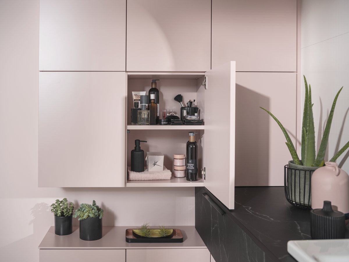 salle de bains rose et noire schmidt