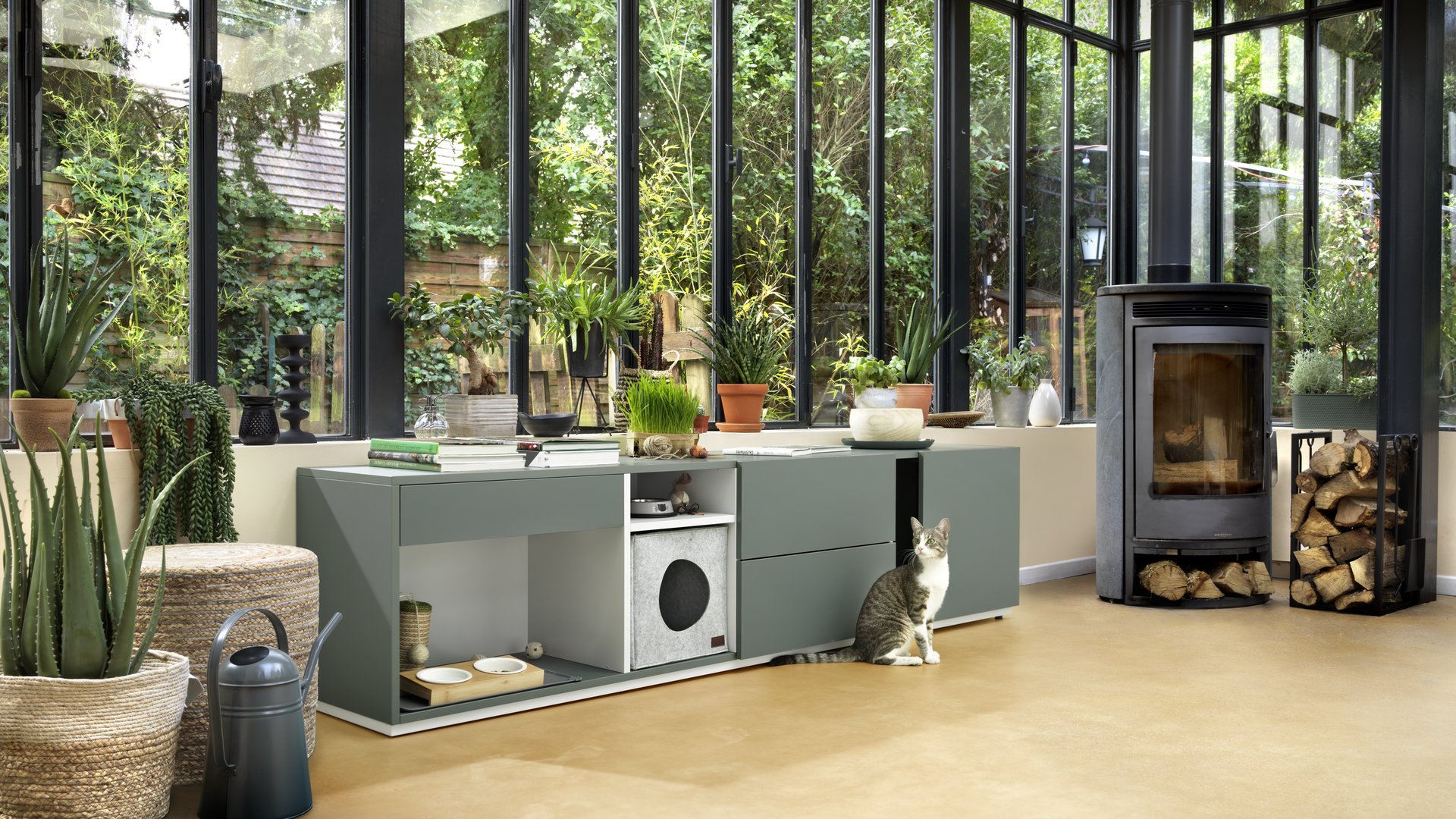 Designer Made To Measure Unit For Cats Schmidt