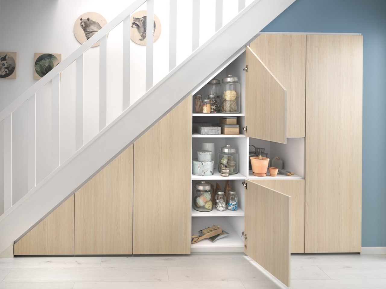 Cupboard Design Under Staircase - Montor Nublek