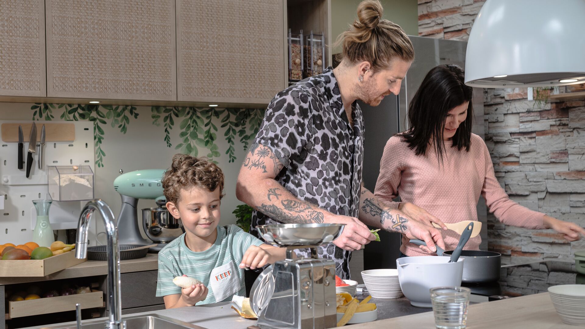 Comment éviter les accidents domestiques dans la cuisine ? Découvrez comment rendre cette pièce de la maison plus sûre avec des enfants.