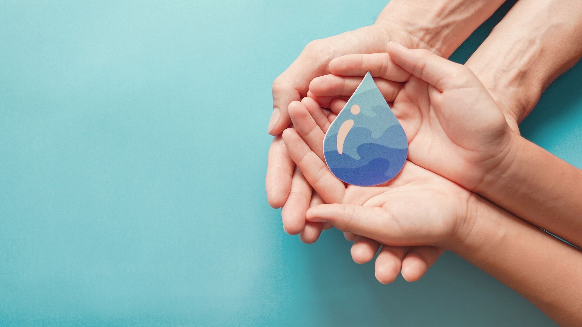 Récupération de l'eau de douche, utilisation de l'eau de cuisson, mitigeurs… Découvrez nos techniques pour réaliser des économies d’eau à la maison !