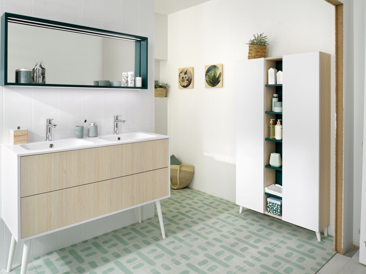 Meubles pour salle de bain avec armoire blanche et bois