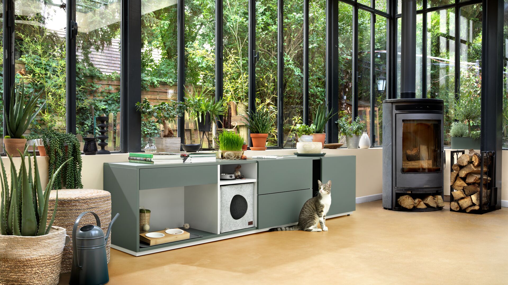 Design-inspired, made-to-measure cat unit with niche and dry food cupboard