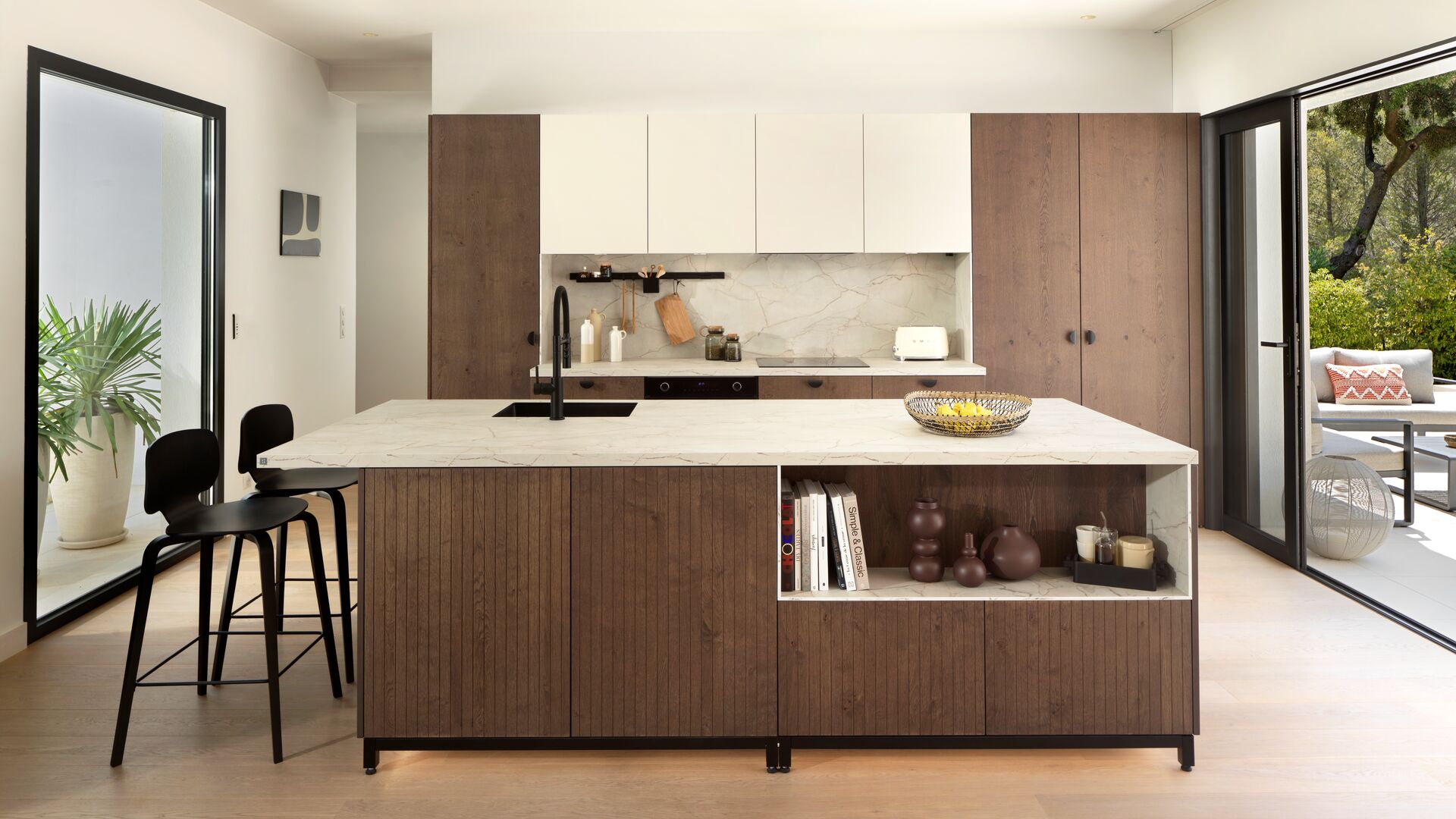 Wacht even Riskeren Kansen Keuken in beige en hout open naar de woonkamer | SCHMIDT