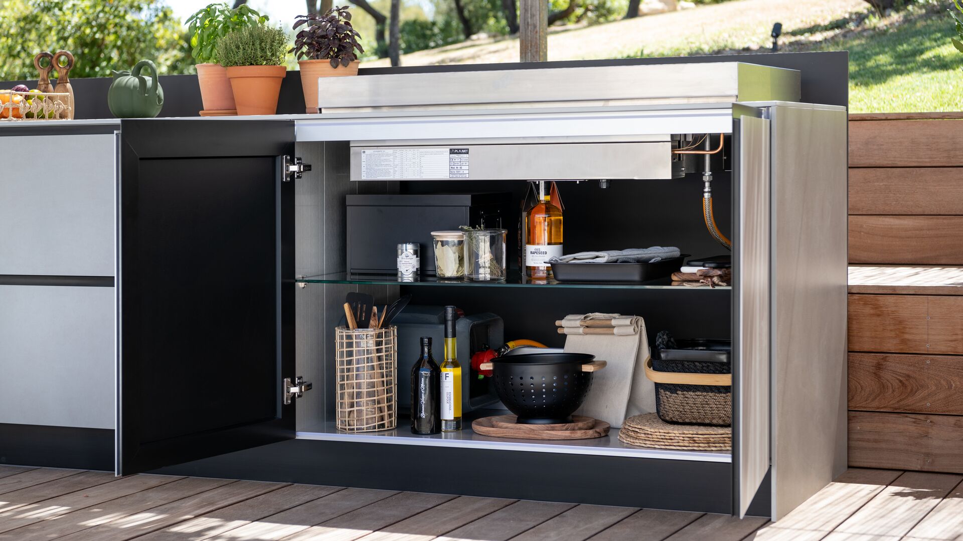 Meuble plancha avec rangements intégrés