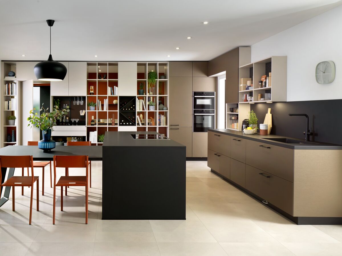 Schmidt Küchen Cottage – Landhausküche Cremeweiß – Grau und Weiß
